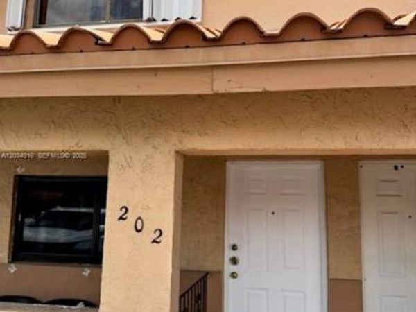 7800 W 29th Way, Unit 202, Hialeah, FL 33018