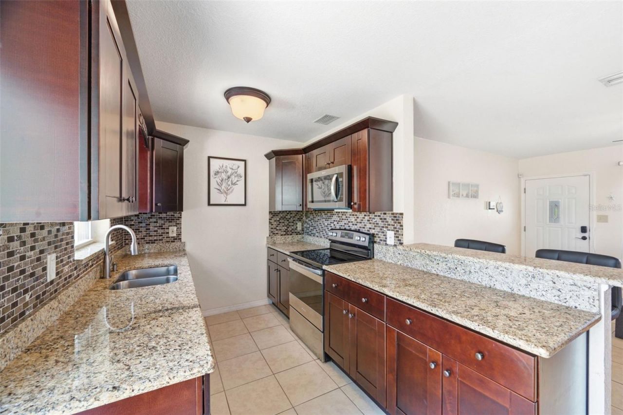 8685 Magnolia Drive , Seminole, FL 33777 Photo