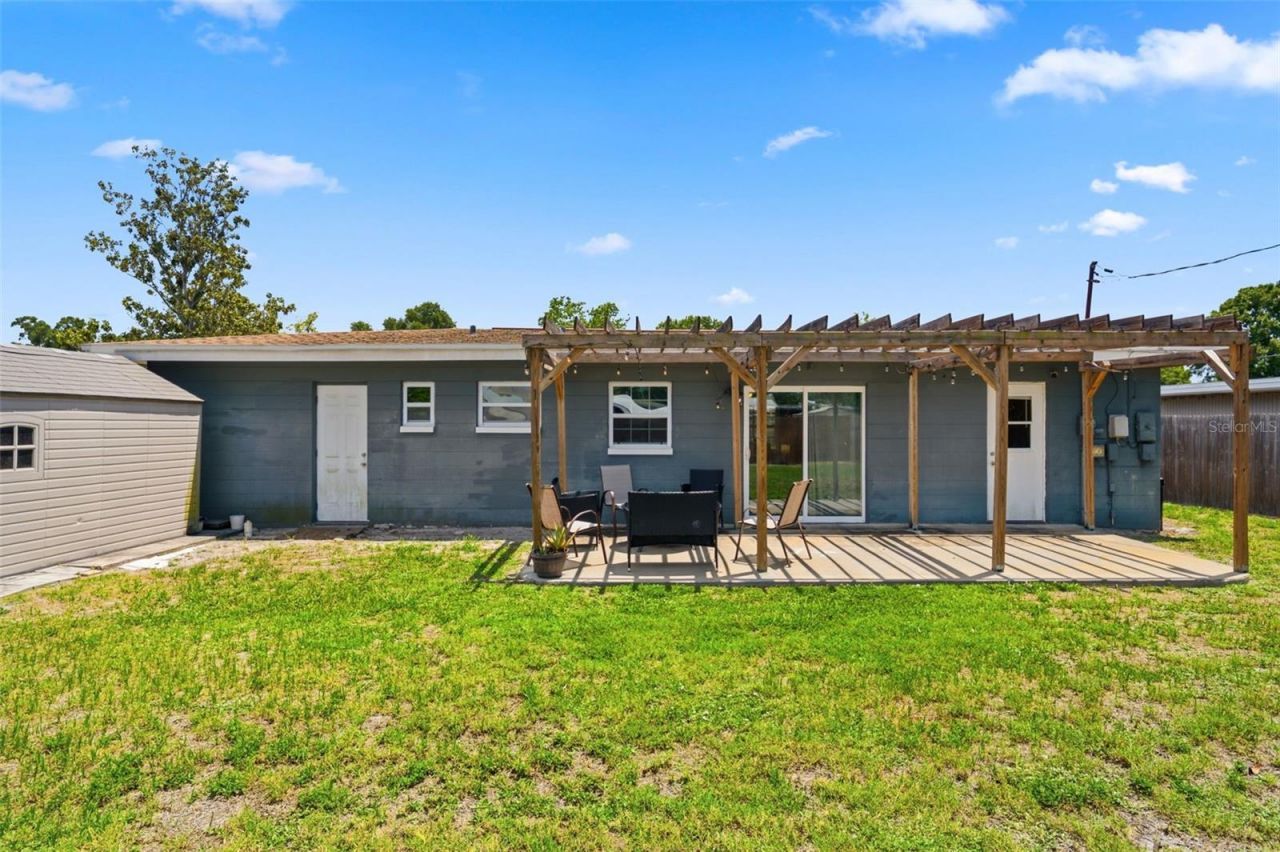 8685 Magnolia Drive , Seminole, FL 33777 Photo