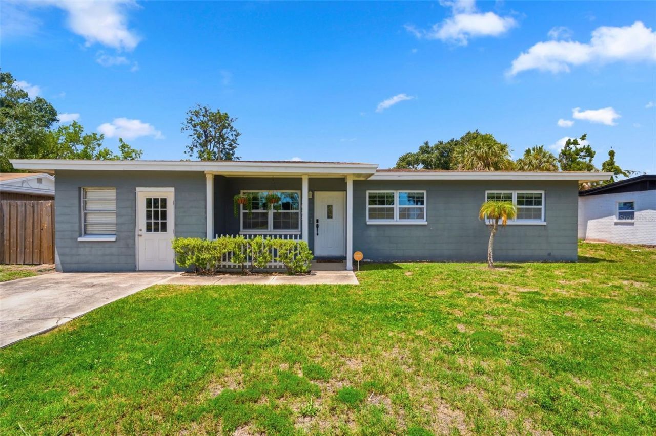 8685 Magnolia Drive , Seminole, FL 33777 Photo
