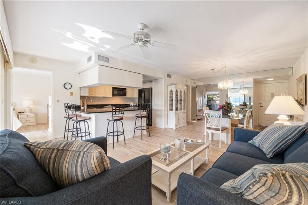 5905 Trailwinds Dr, Unit 812, Fort Myers, FL 33907 Photo