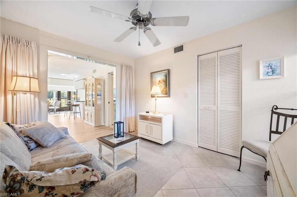 5905 Trailwinds Dr, Unit 812, Fort Myers, FL 33907 Photo