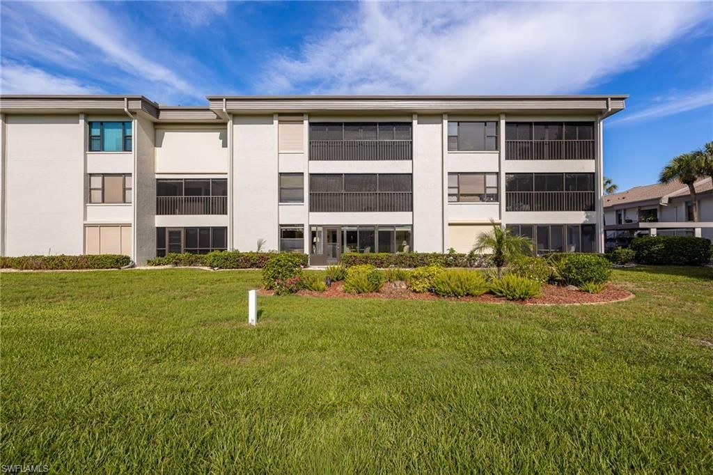 5905 Trailwinds Dr, Unit 812, Fort Myers, FL 33907 Photo