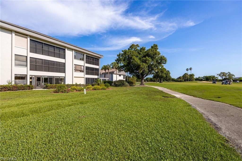 5905 Trailwinds Dr, Unit 812, Fort Myers, FL 33907 Photo