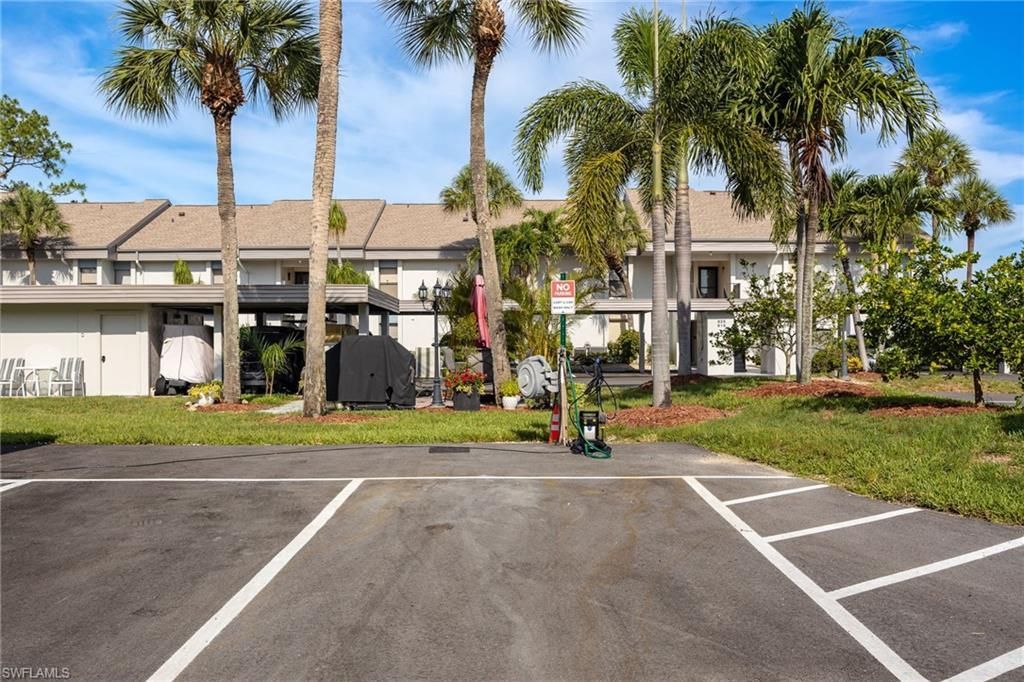 5905 Trailwinds Dr, Unit 812, Fort Myers, FL 33907 Photo