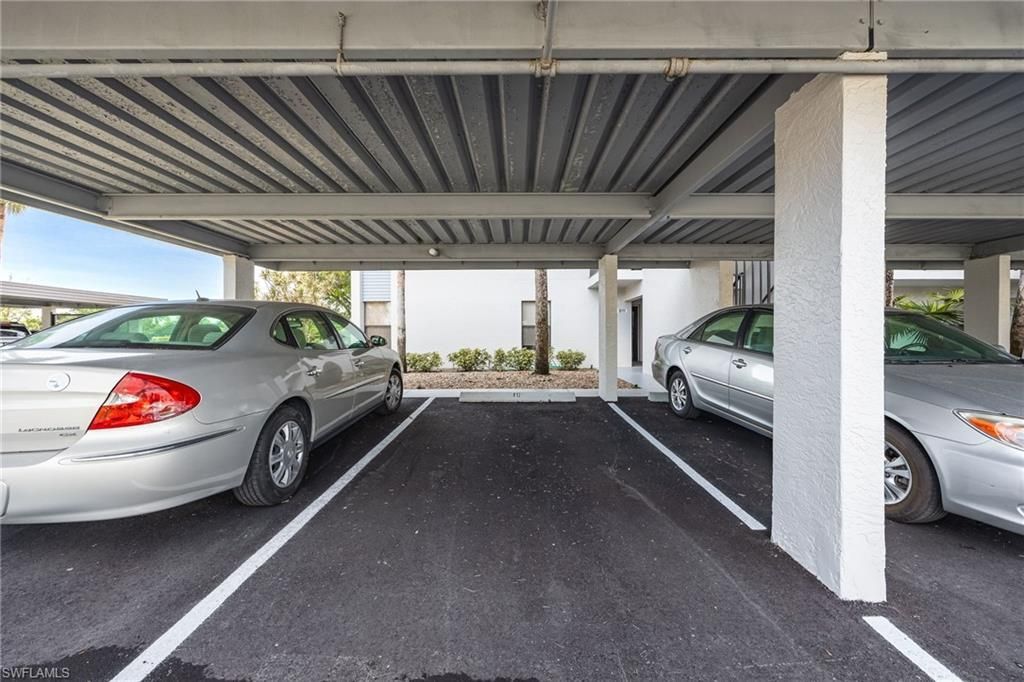 5905 Trailwinds Dr, Unit 812, Fort Myers, FL 33907 Photo
