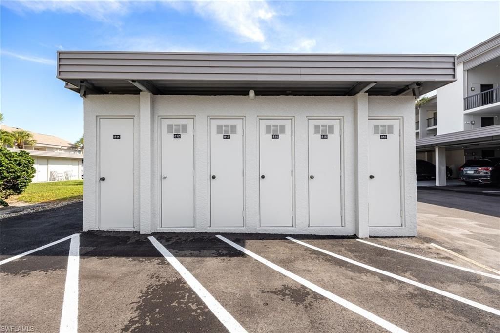 5905 Trailwinds Dr, Unit 812, Fort Myers, FL 33907 Photo