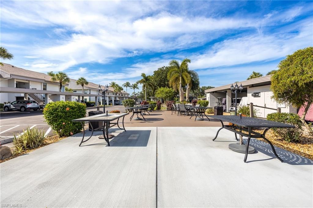 5905 Trailwinds Dr, Unit 812, Fort Myers, FL 33907 Photo