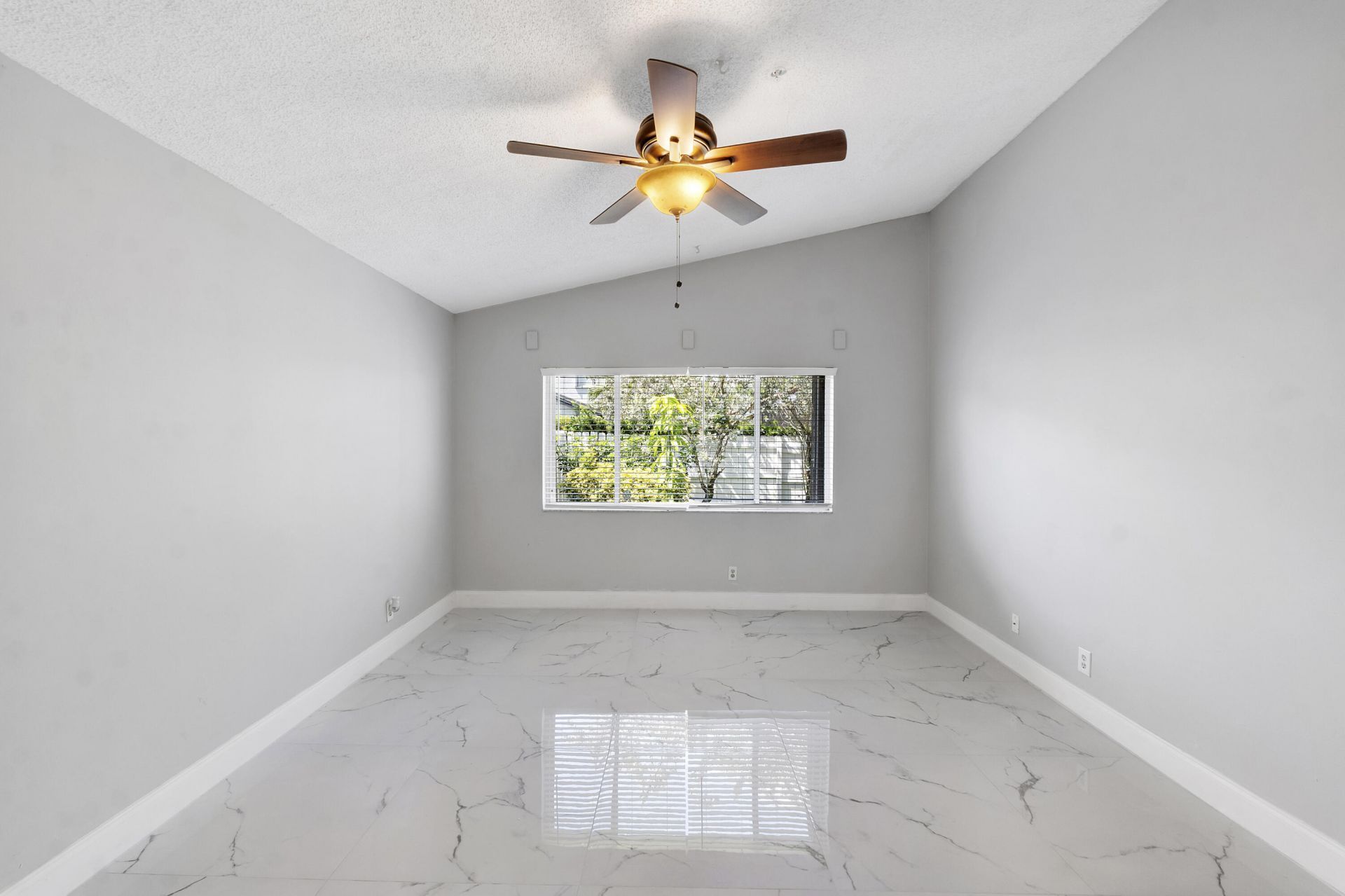 17646 SW 10th Street, Pembroke Pines, FL 33029 Photo