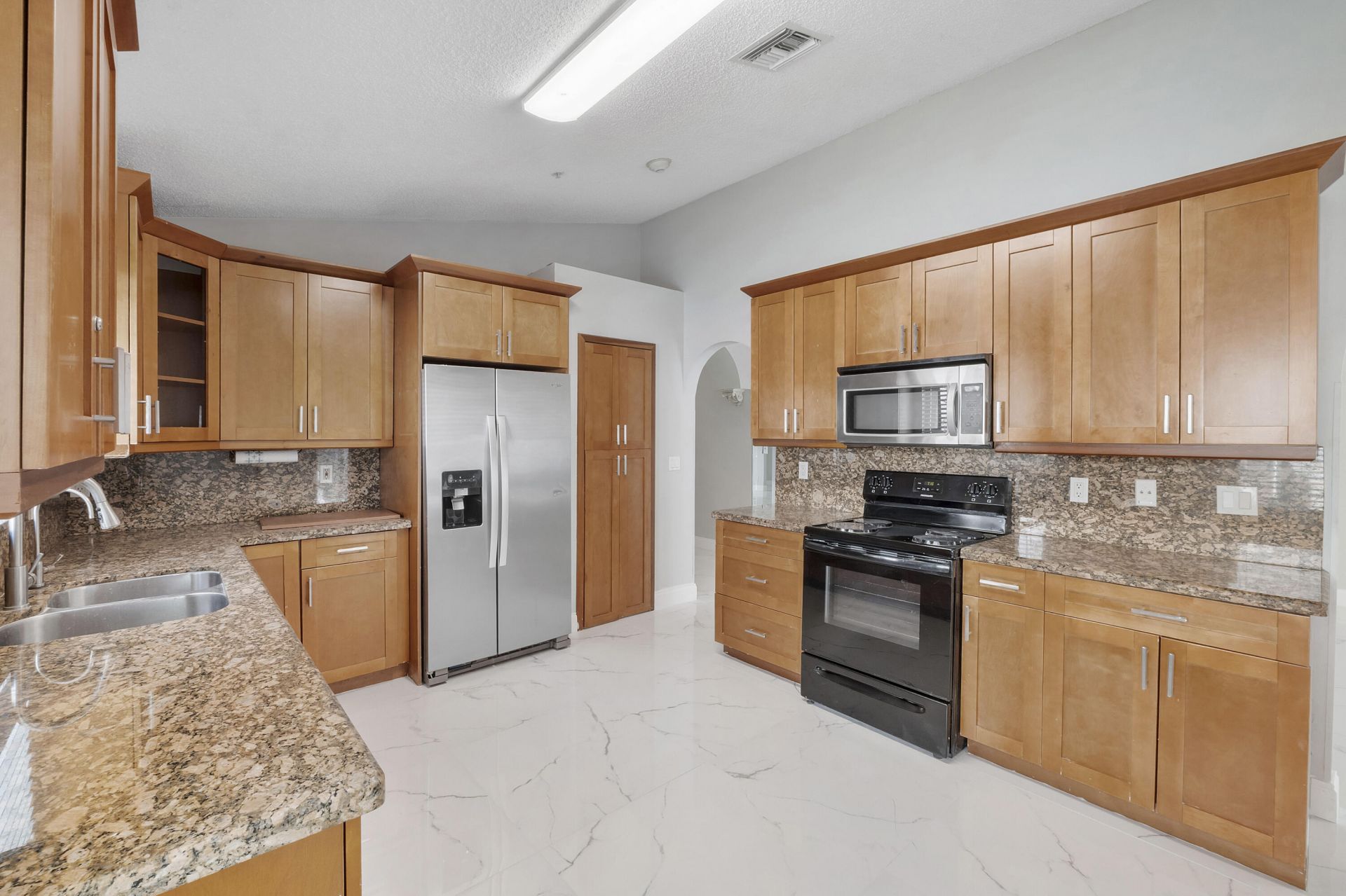 17646 SW 10th Street, Pembroke Pines, FL 33029 Photo