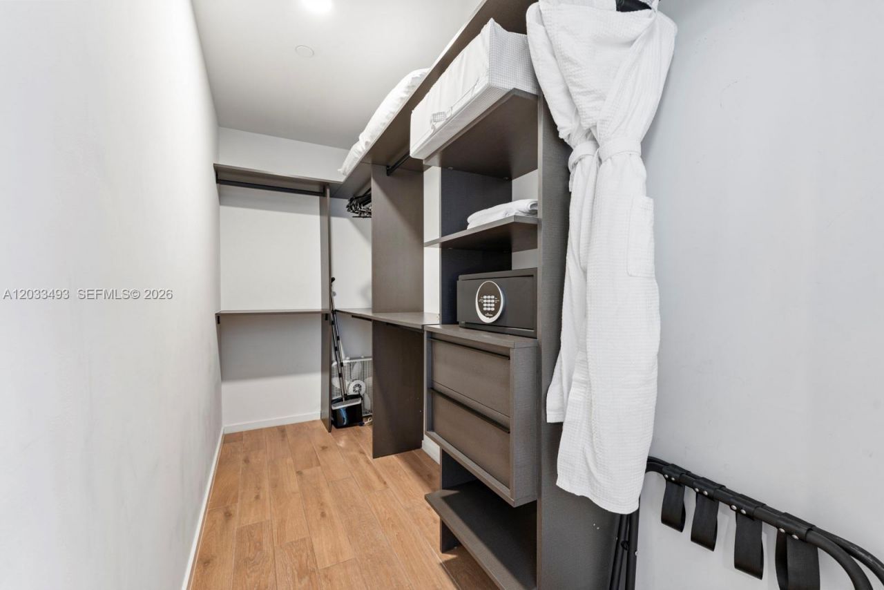 398 NE 5th St , Unit 3318, Miami, FL 33132 Photo