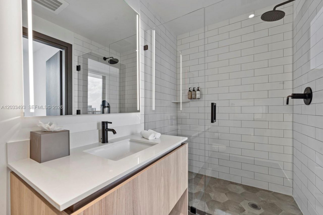 398 NE 5th St , Unit 3318, Miami, FL 33132 Photo
