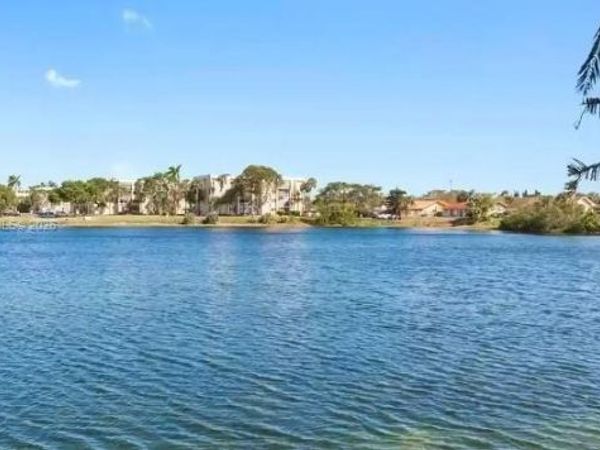 873 NE 195th St , Unit 308, Miami, FL 33179