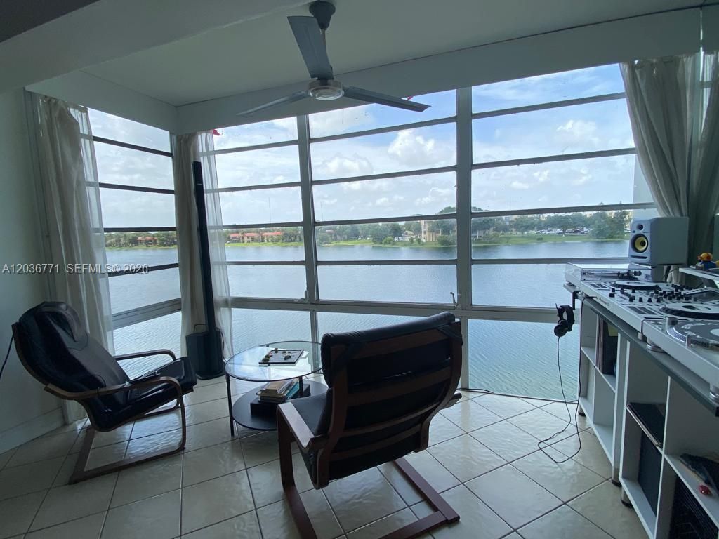 873 NE 195th St , Unit 308, Miami, FL 33179 Photo