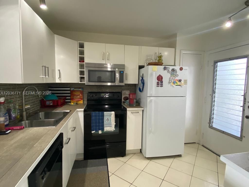 873 NE 195th St , Unit 308, Miami, FL 33179 Photo