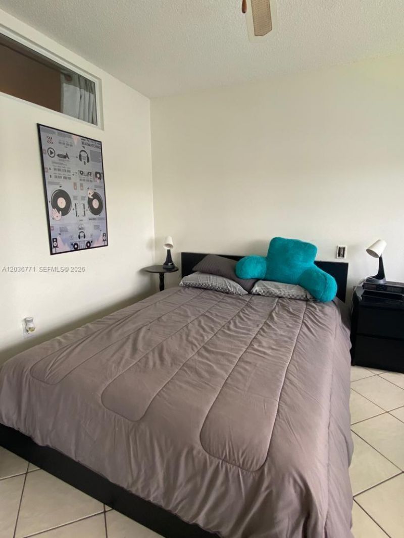 873 NE 195th St , Unit 308, Miami, FL 33179 Photo