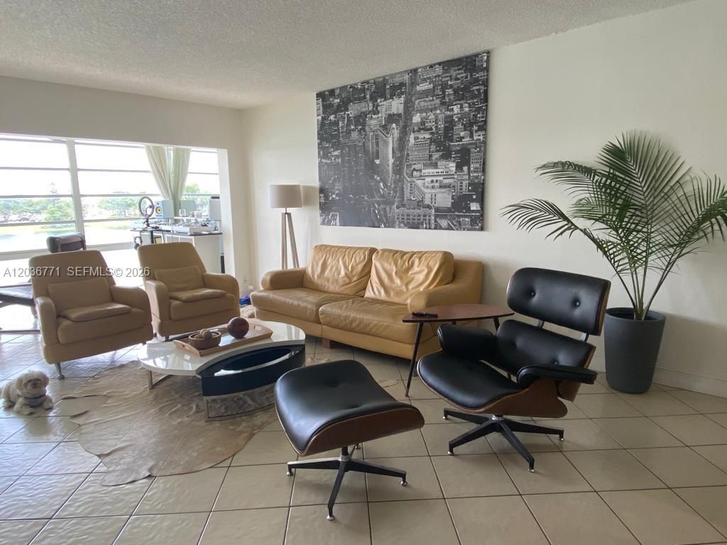 873 NE 195th St , Unit 308, Miami, FL 33179 Photo