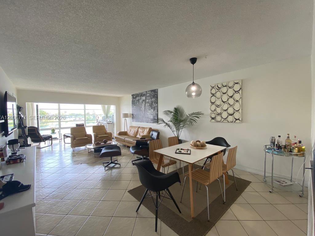 873 NE 195th St , Unit 308, Miami, FL 33179 Photo