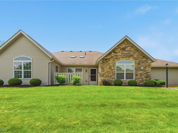3038 Mahogany Run Circle NW, North Canton, OH 44720
