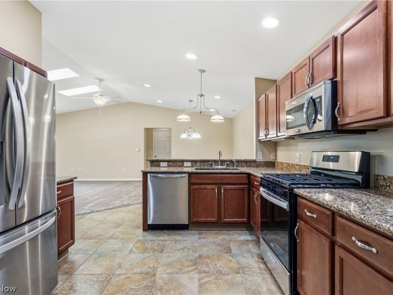 3038 Mahogany Run Circle NW, North Canton, OH 44720 Photo 11