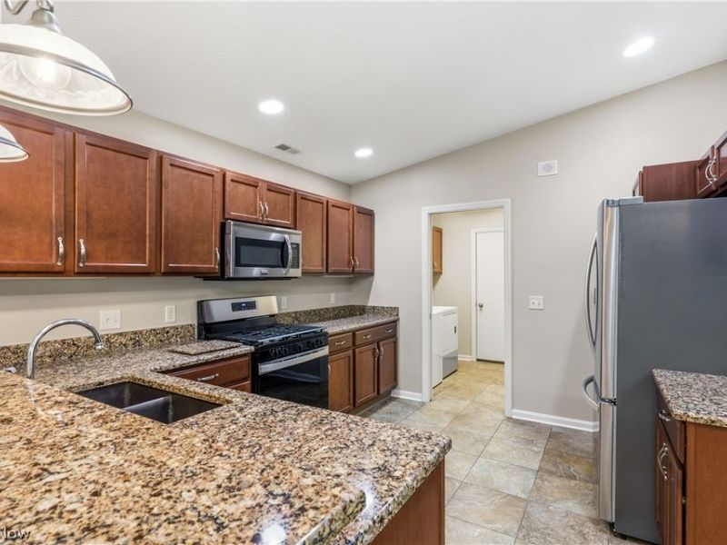 3038 Mahogany Run Circle NW, North Canton, OH 44720 Photo 12