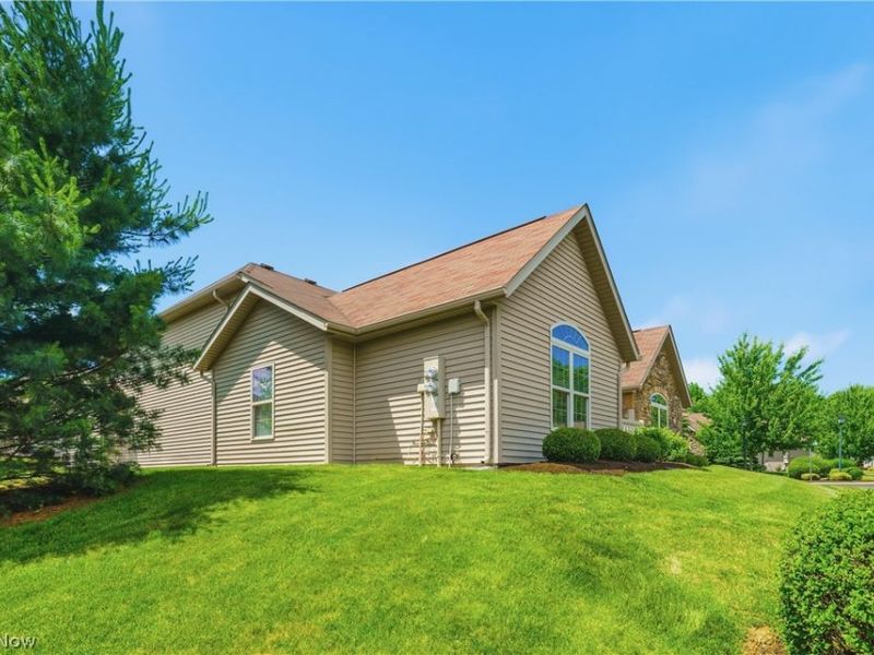 3038 Mahogany Run Circle NW, North Canton, OH 44720 Photo 4