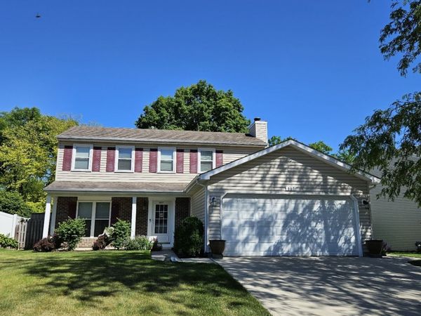 807 Kansas Street , Carol Stream, IL 60188