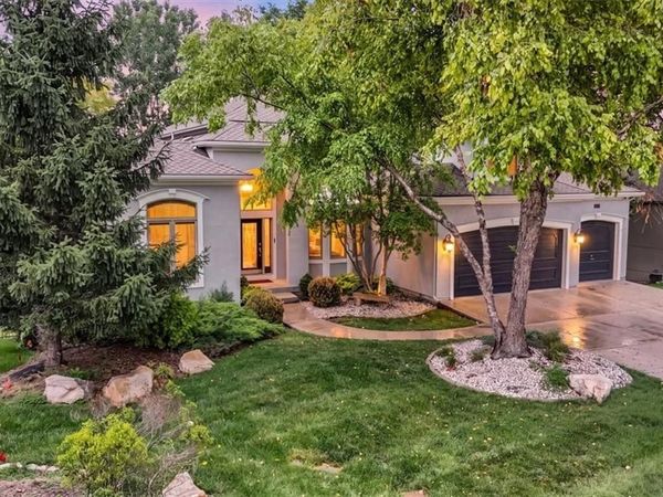 9920 Skyview Lane, Lenexa, KS 66220