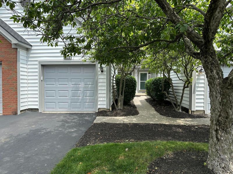 5354 BETHEL PARK Drive, Columbus, OH 43235 Photo 2