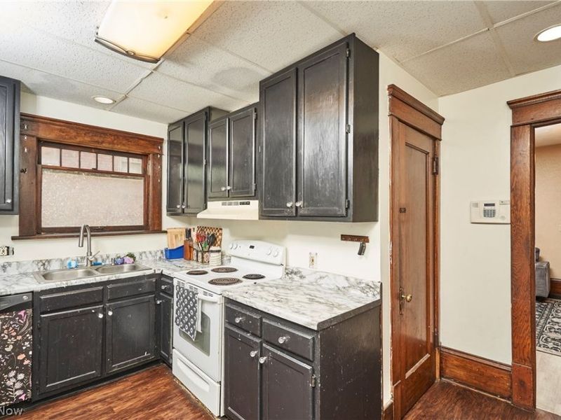 136 Smith Avenue NW, Canton, OH 44708 Photo 3