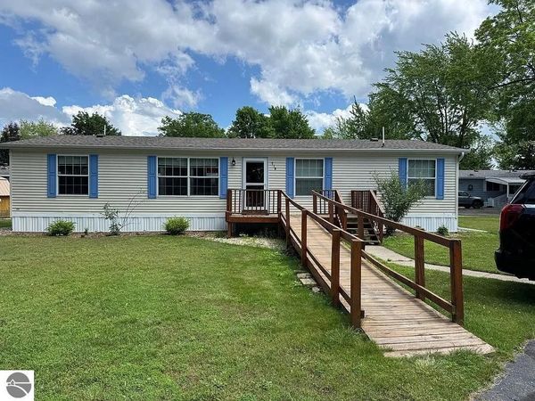 714 Golfview Circle, Elk Rapids, MI 49629