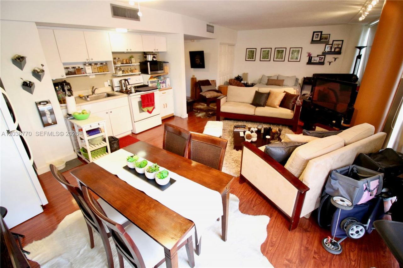 900 Bay Dr , Unit 215, Miami Beach, FL 33141 Photo