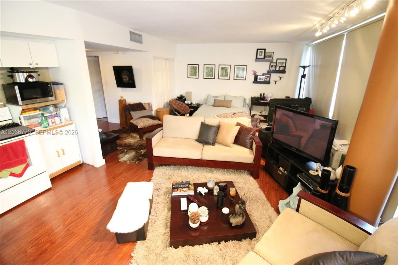 900 Bay Dr , Unit 215, Miami Beach, FL 33141 Photo