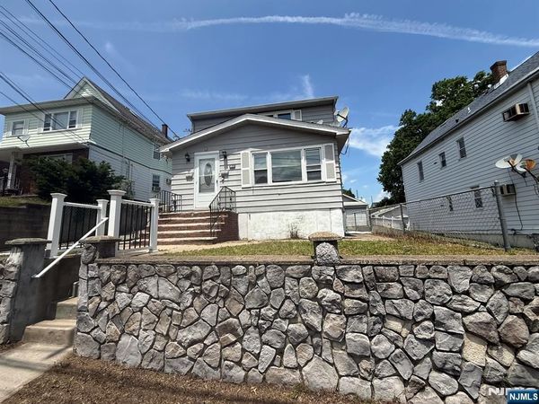 169 Plauderville Avenue, GARFIELD, NJ 07026