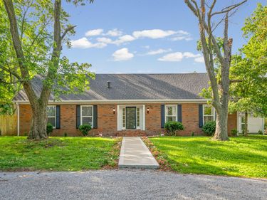 635 Country Club Lane, Hopkinsville, KY 42240