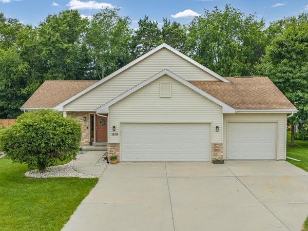 1019 21st Street, Prairie Du Sac, WI 53578