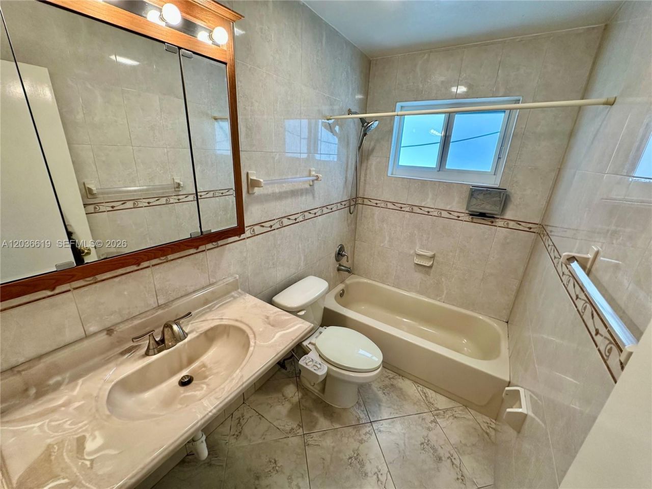 2931 SW 25th St , Unit 2931, Miami, FL 33133 Photo