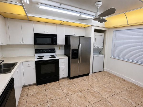 1000 Colony Point Circle, Unit 315, Pembroke Pines, FL 33026