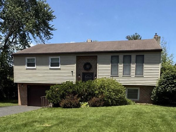355 STONEHAVEN DRIVE , RED HILL, PA 18076