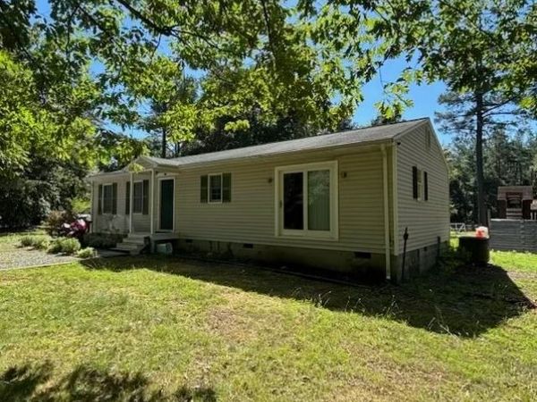 1742 Eastham Road , Bumpass, VA 23024