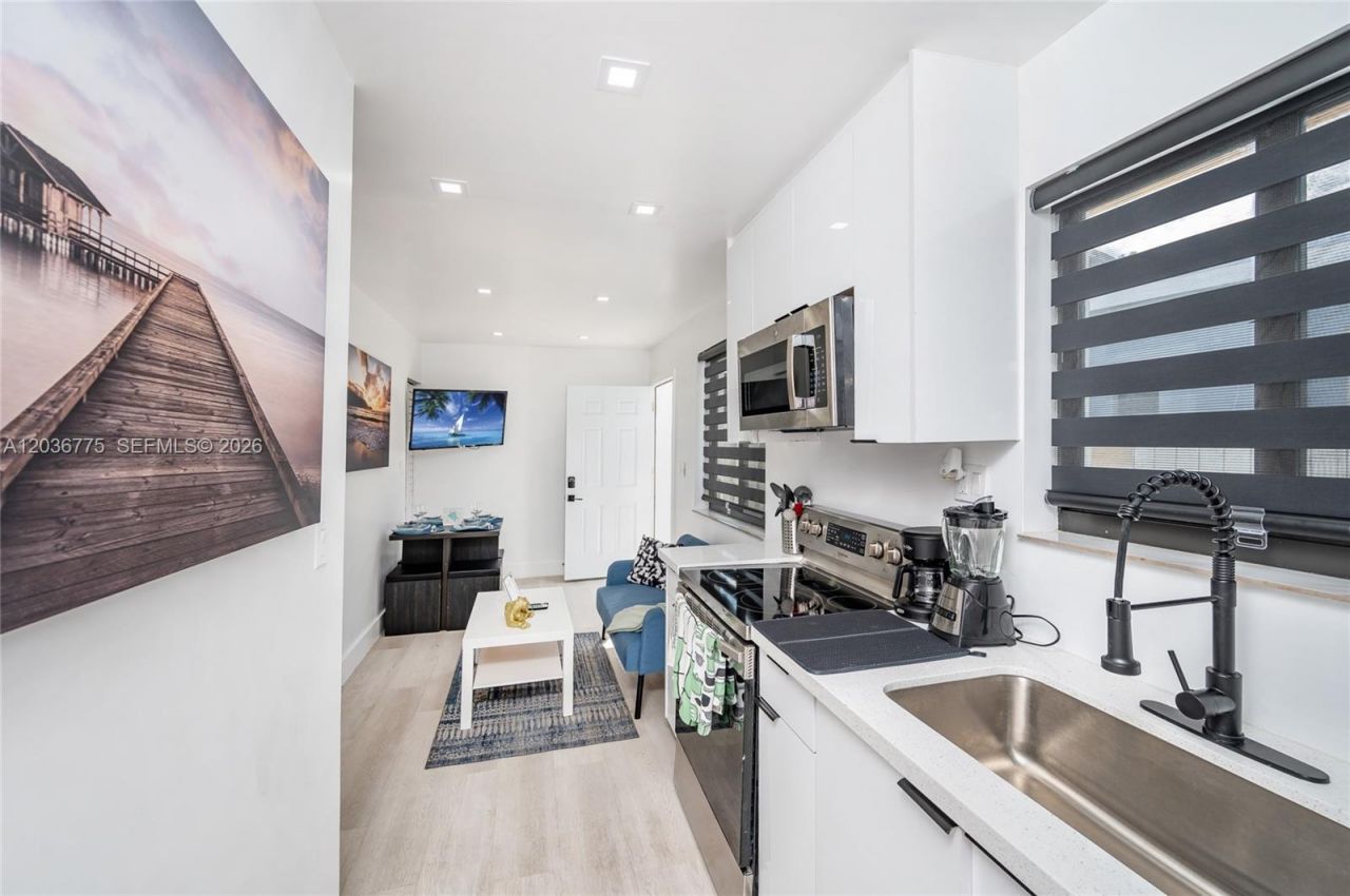 3016 NW 22nd Ct , Unit 3018, Miami, FL 33142 Photo