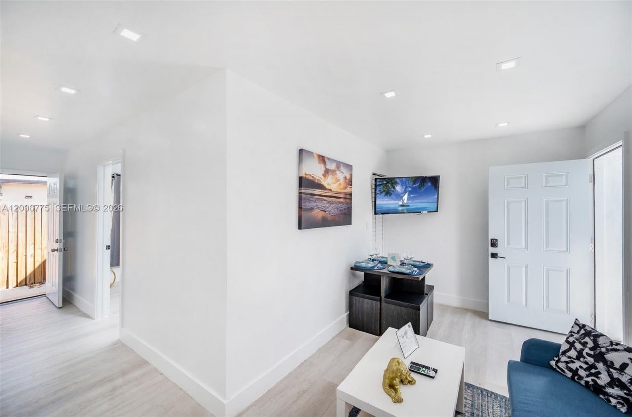3016 NW 22nd Ct , Unit 3018, Miami, FL 33142 Photo