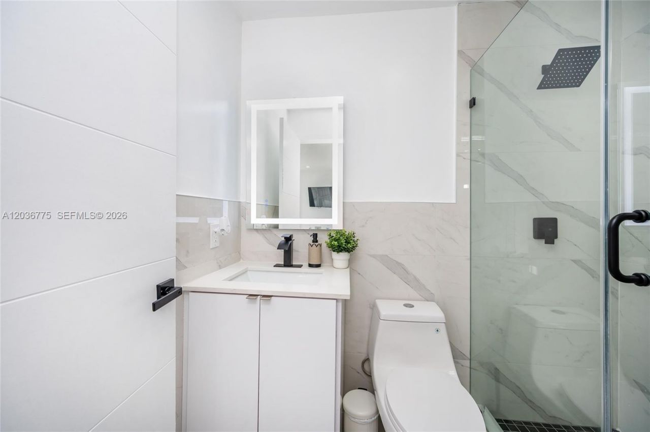 3016 NW 22nd Ct , Unit 3018, Miami, FL 33142 Photo