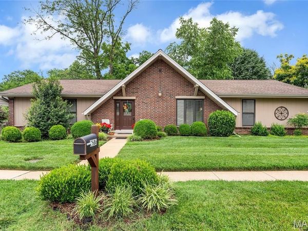 4686 Britcastle Drive, St Louis, MO 63128