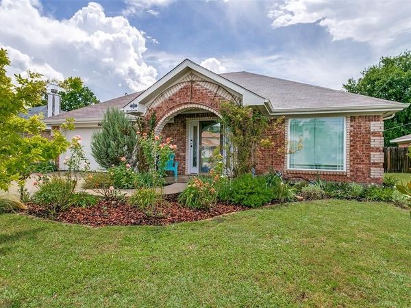 500 S Las Vegas Trail, White Settlement, TX 76108