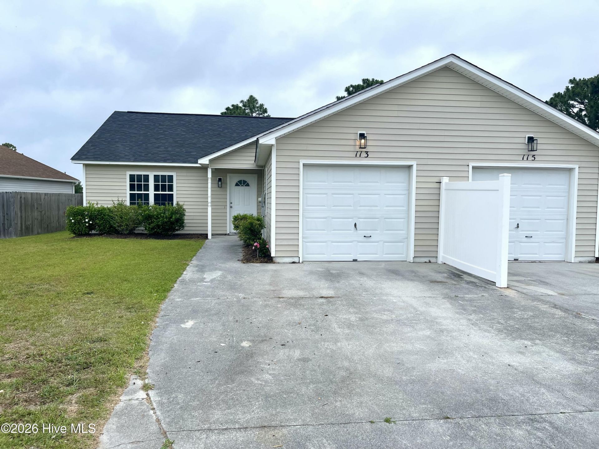 113 Charlton Road, Hubert, NC 28539 Main Photo