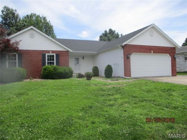 318 Cortner Drive , Smithton, IL 62285