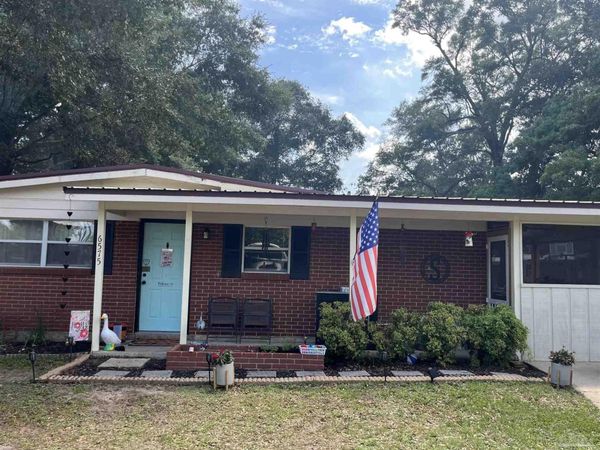6575 Julia Dr, Milton, FL 32570
