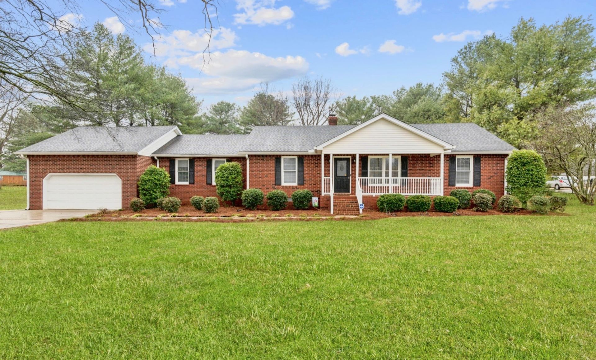 1964 Orchard Park Dr , Murfreesboro, TN 37128 Main Photo