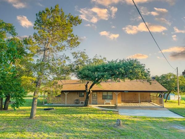 901 County Road 113, Comanche, TX 76442